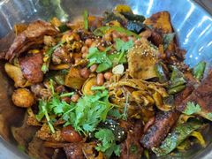 -愉肴麻辣香锅(中山路店)