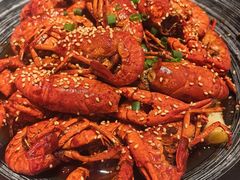 -肥肥虾庄·金牌油焖大虾(汉街SKP店)