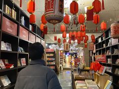 -钟书阁(松江泰晤士小镇店)