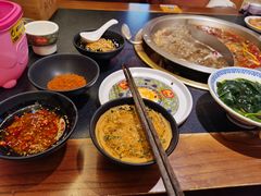 -沸炉重庆老火锅(军事博物馆店)