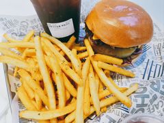 -TRIPS BURGER(大钟寺店)