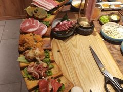 -明洞阿姨·韩式酱蟹烤肉·创意料理(三元桥店)