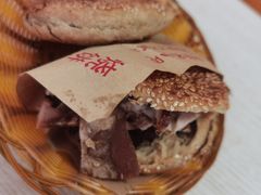-洪峰浩老北京烧饼夹肉(角门路店)