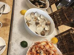 -大中华希尔顿酒店-念自助餐·嗨啤·小龙虾