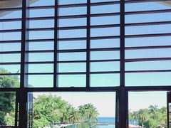 -亚龙湾喜来登·美景台大堂吧
