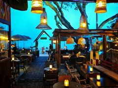 -城墙外BAR