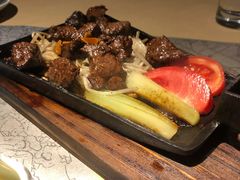 铁锄牛排-穹六人间 people 6(岳阳路店)