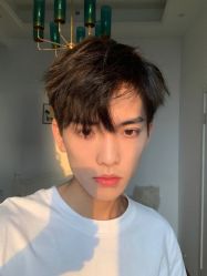 -Hello Lady发型设计