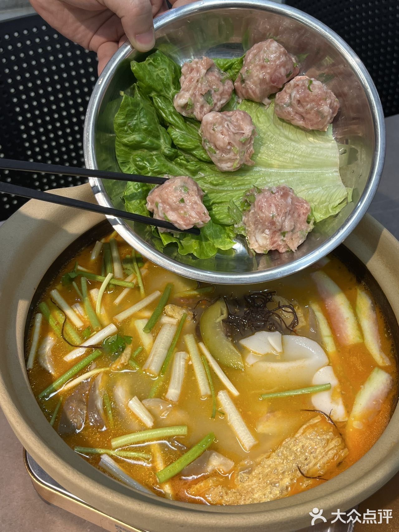 不愧是上海，韩国街上的这家糟粕醋火锅好吃😋惨了  