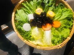 -尚尚仙·酸汤猪手·猪肚鸡火锅(华联万柳购物中心店)