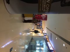 iphone_upload_pic-URBAN REVIVO(高德置地广场·春广场店)
