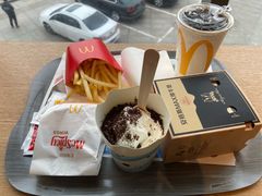 -麦当劳(展览路店)