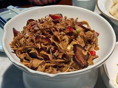 -八百里新派湘菜馆