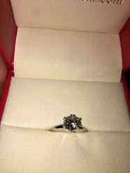 -威德钻石-克拉钻大本营(南京东路店)