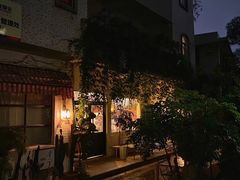 -彳亍咖啡·这里(水湾路店)