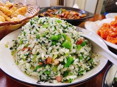 -胡子饮食店