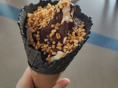 花生巧克力脆皮甜筒-麦当劳(禄口机场T2航站楼)