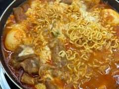 -三清洞摩西韩式年糕火锅(威高广场店)