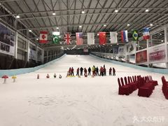 -乔波室内滑雪场