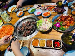 -明洞阿姨·韩式酱蟹烤肉·创意料理(三元桥店)