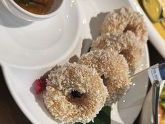 炸虾饼配泰国梅子酱-帕蓝·暹罗料理(大学路店)