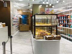 面包甜点陈列柜-奈雪的茶(华侨城创意园店)