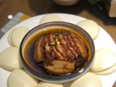 霉干菜扣肉夹馍-肖记公安牛肉鱼杂馆·省级非物质文化遗产(万松园直营店)