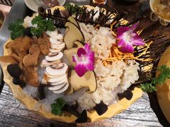 -老牌坊云南鱼豆花火锅(爱建店)