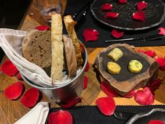 餐前包-AZUL by FUEL蓝色·法式酒馆(琶醍店)