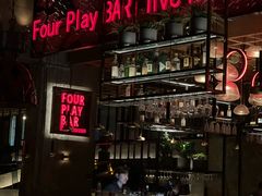 -FOUR PLAY BAR