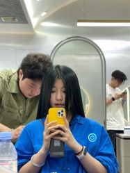 -Tloml salon