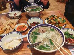 -云阿蛮云南生烫牛肉米线(奉贤路店)