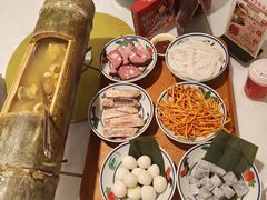 -刘姐啤酒鱼民族演艺餐厅(西街总店)