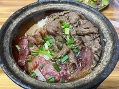 牛肉拼腊味煲仔饭-文记煲仔饭