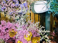 -何兮花店·气球派对鲜花店(马桥银春路万科城店)