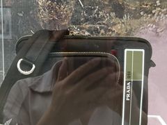 -PRADA普拉达(德基广场店)