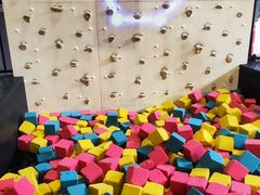 -嗨翻Hi-Fun竞技主题乐园·蹦床团建生日轰趴(荆川 国光1937店)