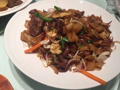 -八府香鸭·啫啫煲(华山路店)