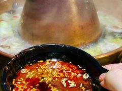 -果松木炭酸菜铜火锅·外婆参鸡汤