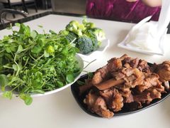 特色鸭腿-鑫紫玉食府·巴特私房菜