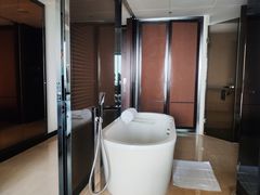 -三亚湾海居铂尔曼度假酒店