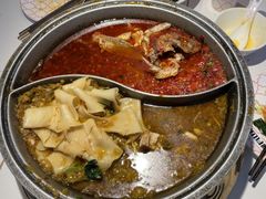 -阿瓦山寨·湘菜现炒·剁椒鱼头王(咸阳总店)
