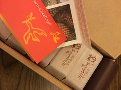 鳳梨酥-微热山丘(台北民生公园门市店)