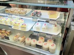 -白玉兰食品甜凤店(合生汇店)