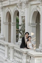 -现代经典婚纱摄影