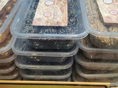 芝麻薄皮糖-采芝斋评弹茶馆(观前街店)