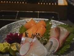 -铭牛烧肉·和牛海鲜自助(高新月牙湖店)
