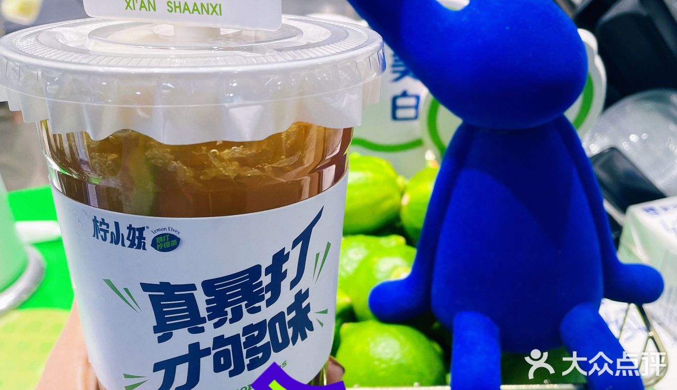 店里还有一些鲜牛乳，价位也不贵，适合冬天喝