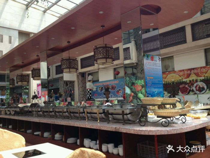 新泰荣峰国际饭店图片