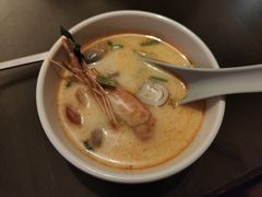 -大头虾越式风味餐厅(光明广场店)